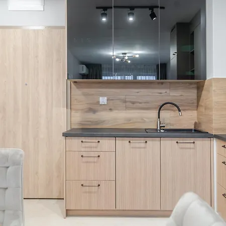 Executive By Bookinghost