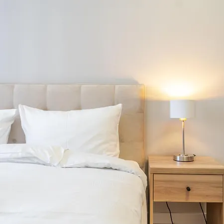 Executive By Bookinghost Apartment Katowice