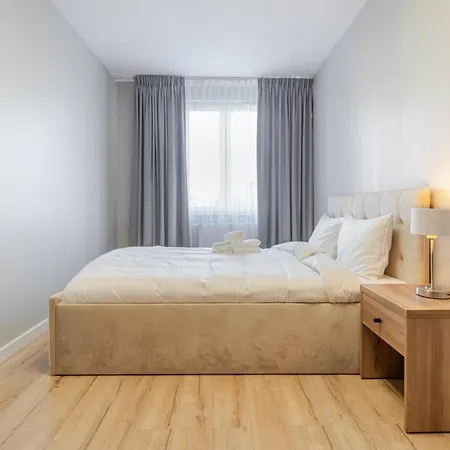 Executive By Bookinghost *